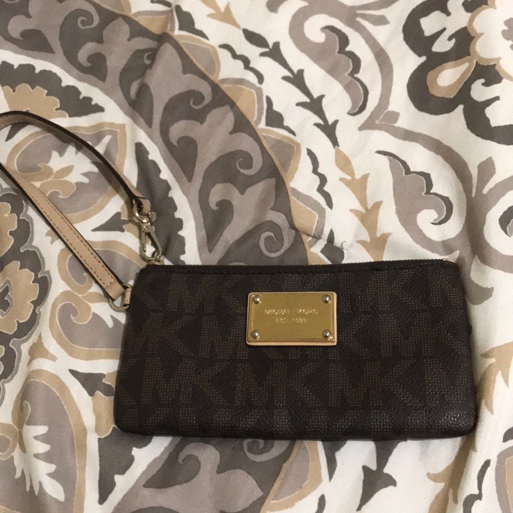 Michael Kors Wristlet